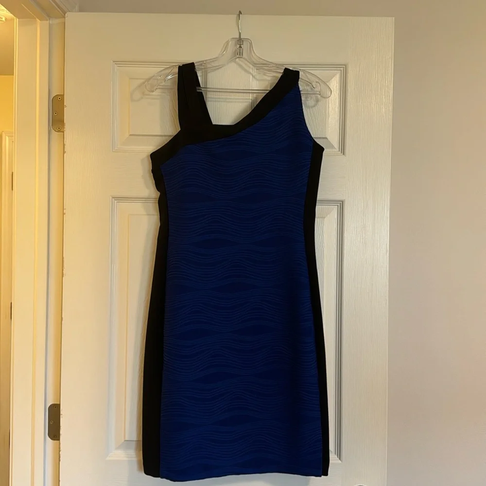 Valerie Bertinelli Black and Blue Asymmetrical Bodycon Dress - Picture 1 of 2